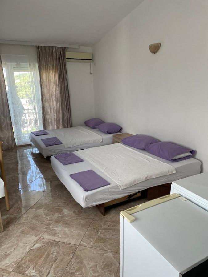 Apartments Neda Sutomore Exterior photo